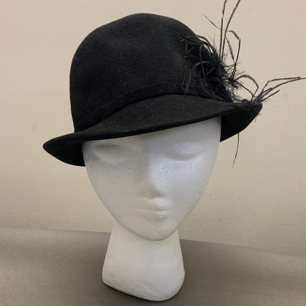 Vintage Women’s Black Felt Cloche Hat with Feather Trim & Rhinestone Embellish